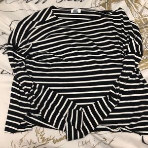 A Old Navy striped shirt with sleeves